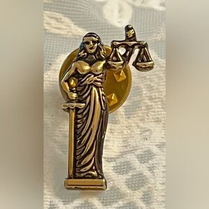 1” LADY JUSTICE Gold Tone Lapel Pin Button